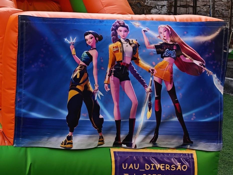 Insuflável com vários temas