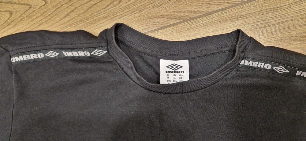 Czarny T-shirt Umbro Taped Tech z krótkim rękawem xl