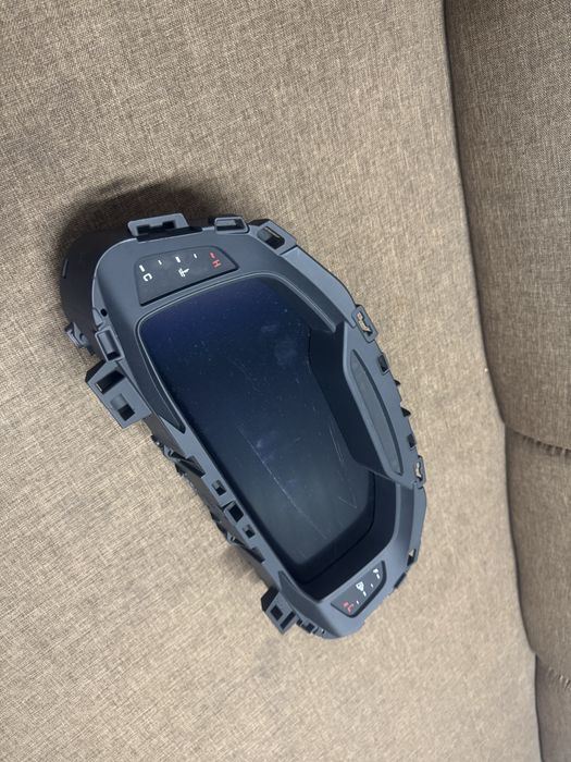 Панель приборів Audi q8