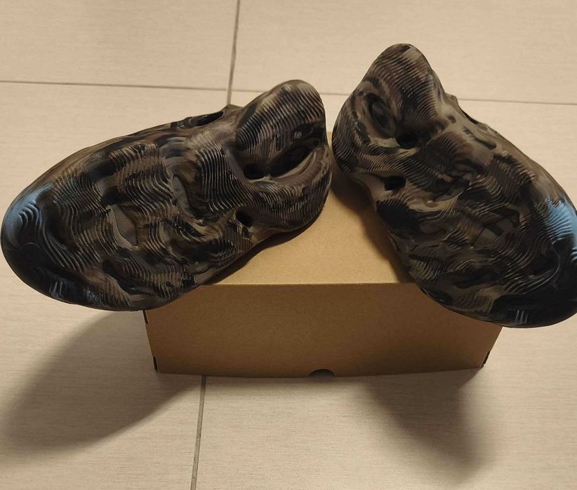 Adidas YEEZY foam RNNR MX Cinder