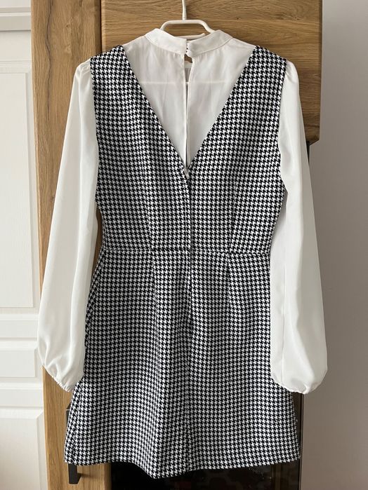 Жіноча строга сукня