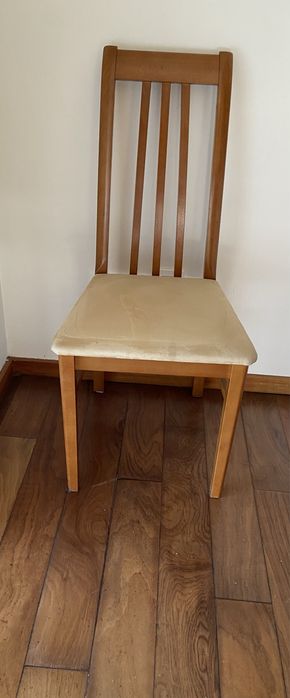 Cadeiras em cerejeira