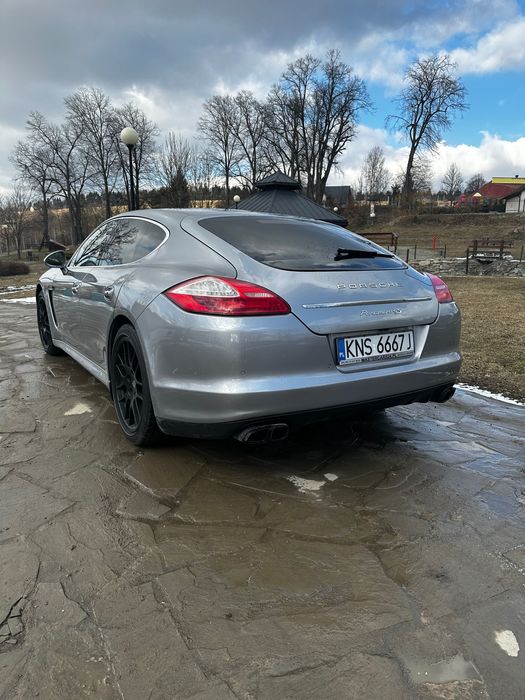 Porsche Panamera 4S