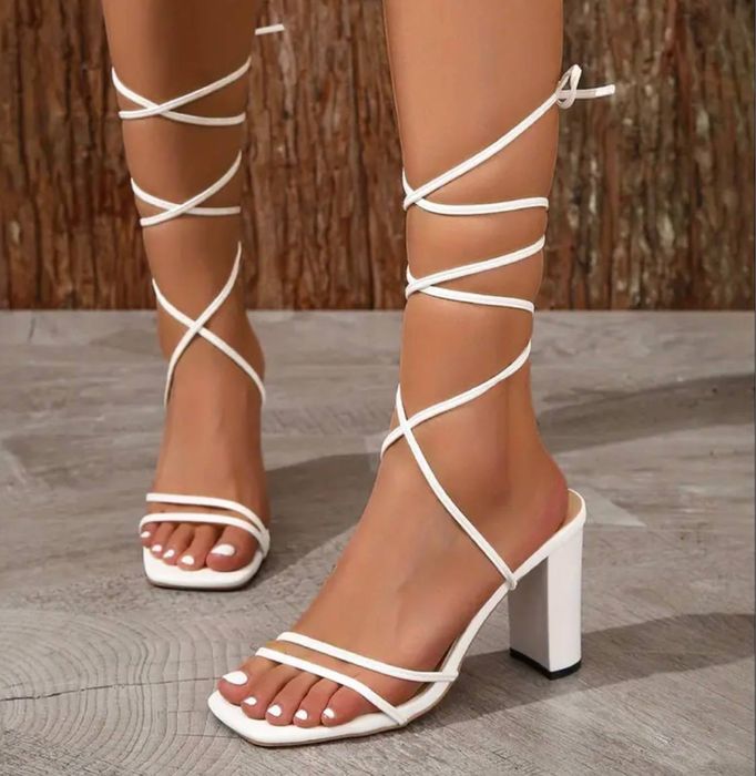 Жіночі босоніжки/ Підбори