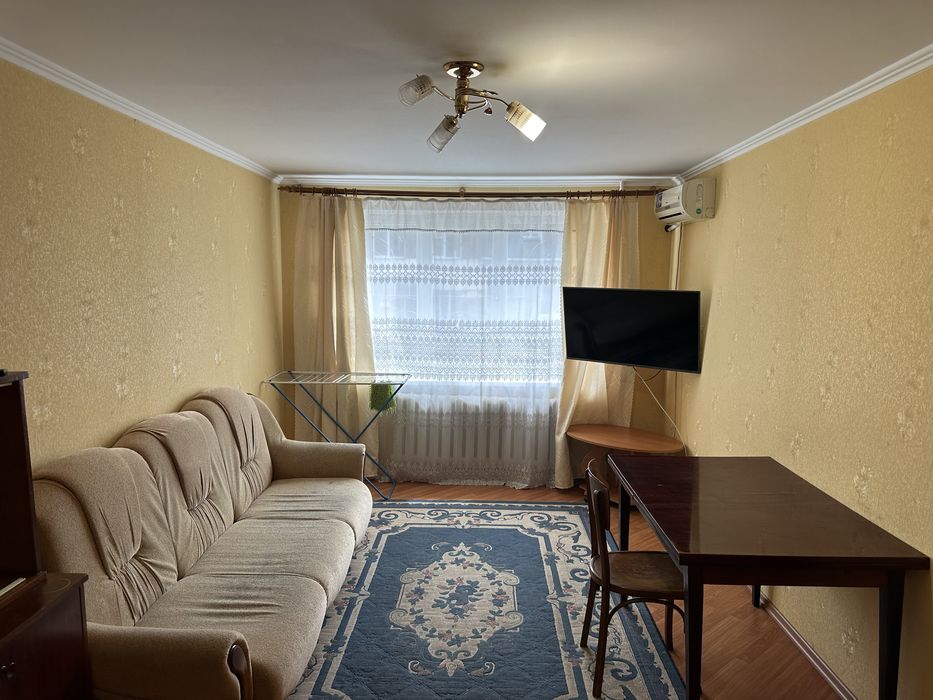 Оренда кімнати для дівчини на Замості, (Некрасова, Центральний ринок)