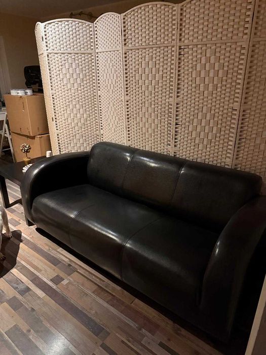 Sofa z ekoskóry, szerokość 90 cm długość 1.80.