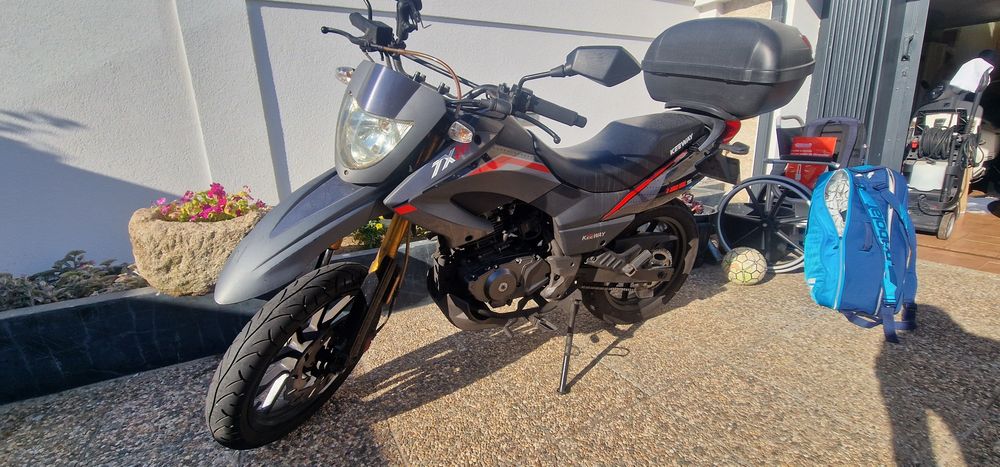 TX M Keeway 125 SuperMota