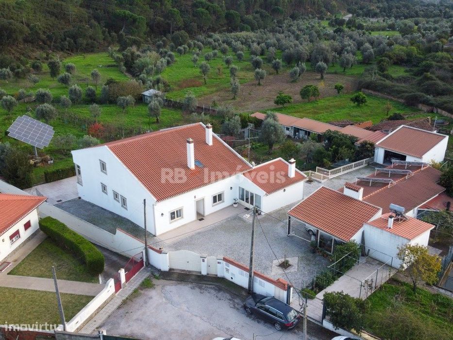 Quinta T3+2 com 3 hectares de terreno - Paúl, Abrantes