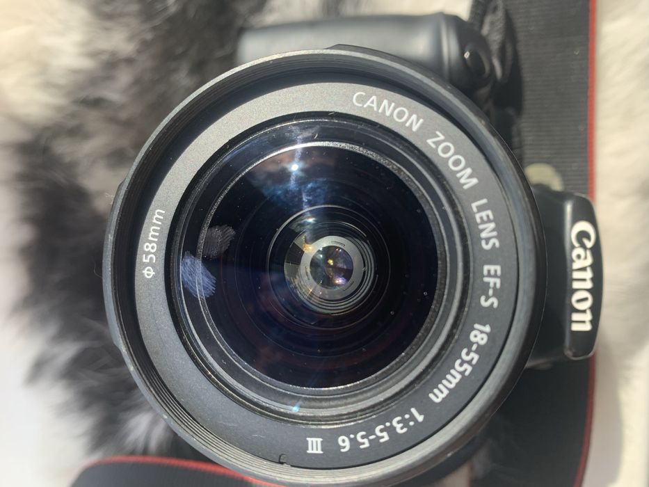 Фотоапарат Canon 1100D