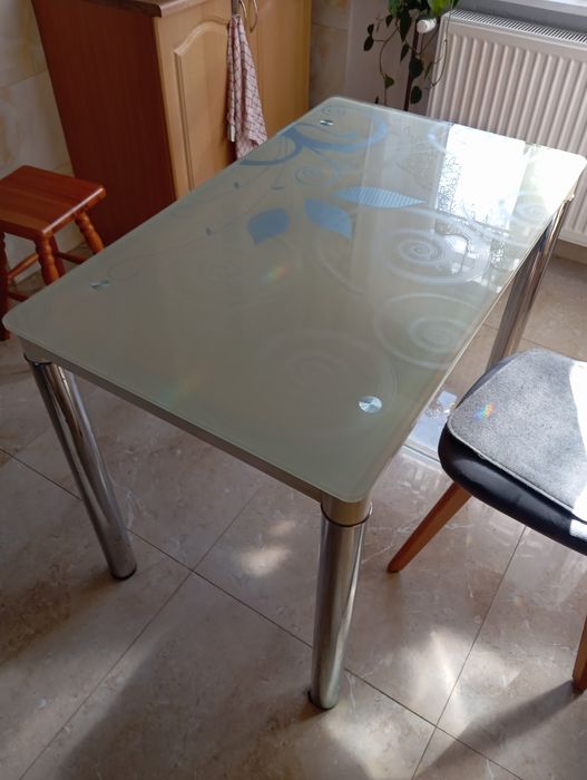 Stół szklany kuchenny