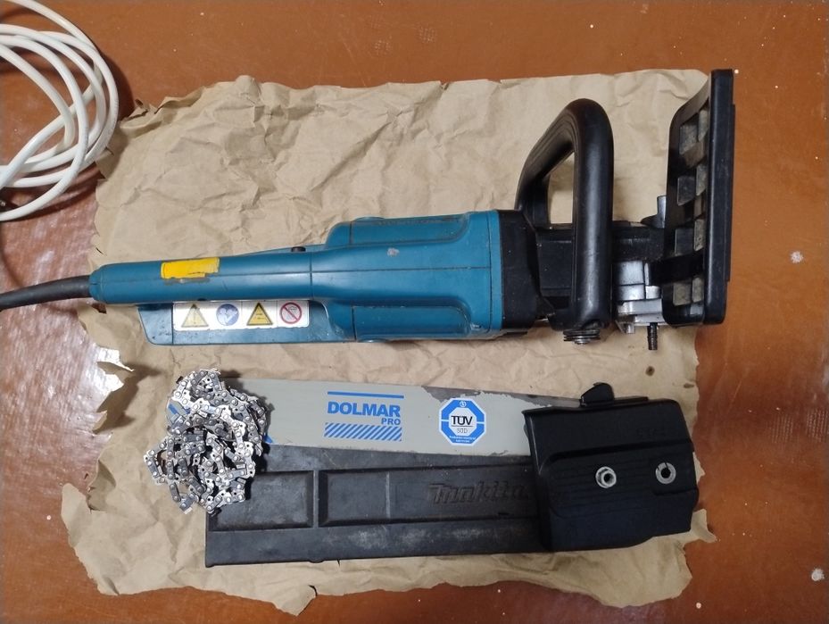 Электропила Makita UC4001