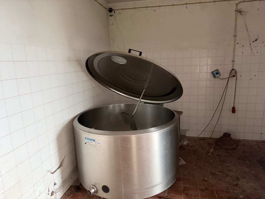 Tanque Refrigerador de Leite Alfa-Laval 800 L – Impecável