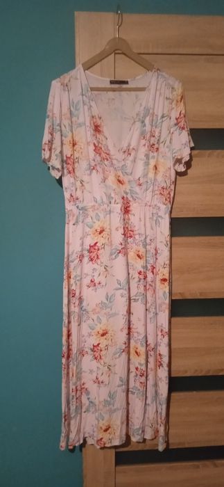 Długa sukienka damska Mohito