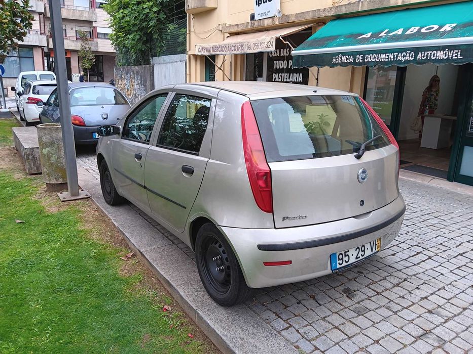 Fiat punto 2003 excelente estado, tudo funcionando, documentos em meu nome.
