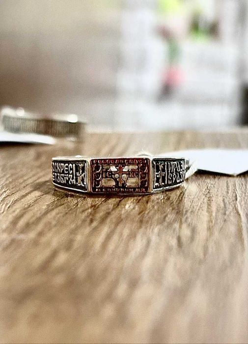 Продам мужскую серебряную печатку 925 пробы