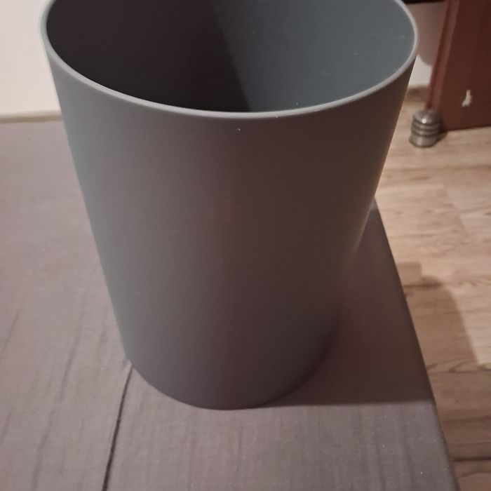 Kosz na śmieci szary