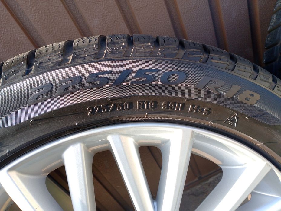 Koła Toyota orginalne  225/50R18