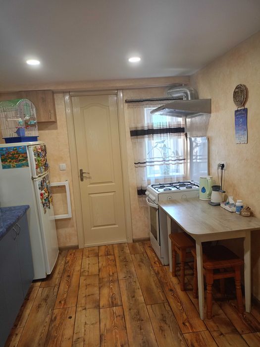 Продаєця частина будинку