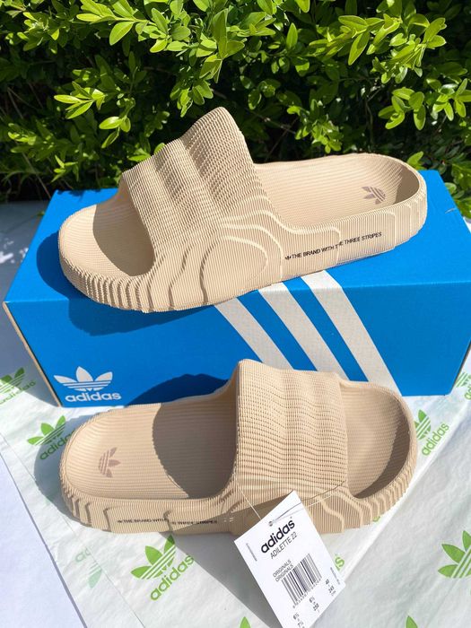 жіночі пантолети тапки Adidas Adilette бежеві 22 36-41