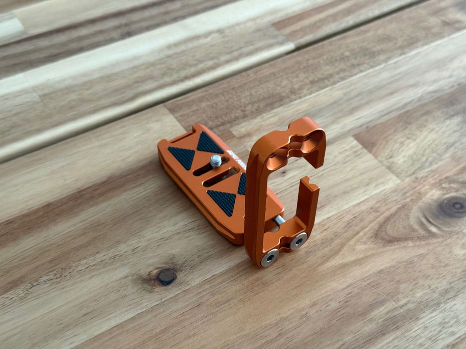 L Bracket universal 3 Legged Thing, Ellie, como nova