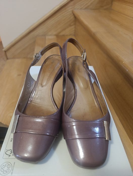 Buty w stylu Mary Jane skóra naturalna/Gino Rossi