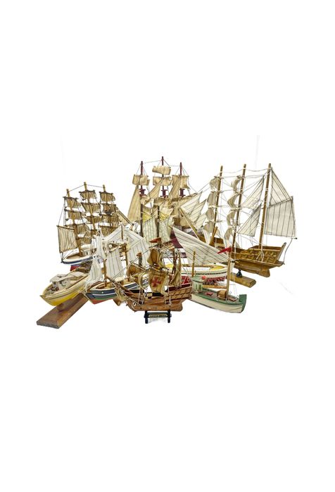 LOTE 10 Barcos decorativos artesanais