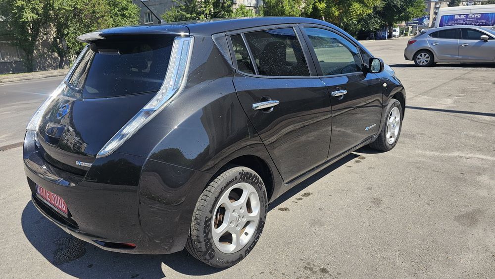 Nissan Leaf  2015 рік