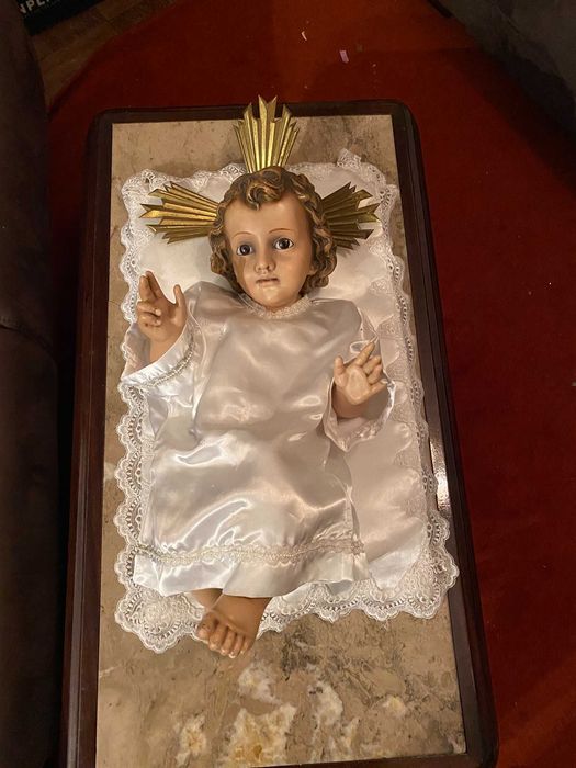 imagem de menino jesus com cama e roupa incluida