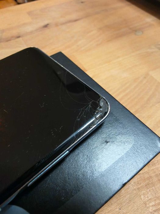 Samsung Galaxy S20+ – uszkodzony, sprawny technicznie 12RAM/128GB