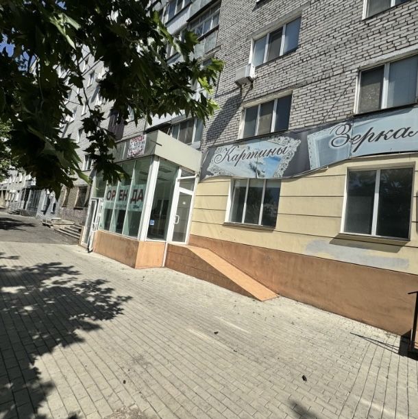 Пр.Центральный/8-го Марта фасадное помещение 200м 50000грн