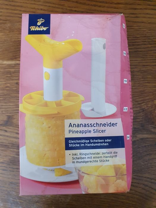 Przyrząd do krojenia ananasa