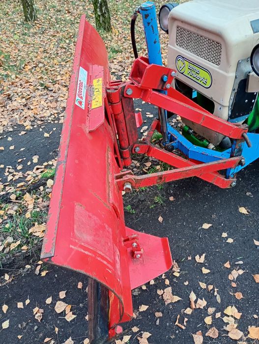 Ciągnik ogrodniczy ciagniczek tv521  traktorek TV521 spych do śniegu