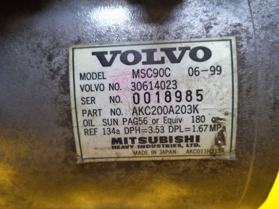 Компрессор кондиционера Mitsubishi Carisma Colt Lancer Volvo V40