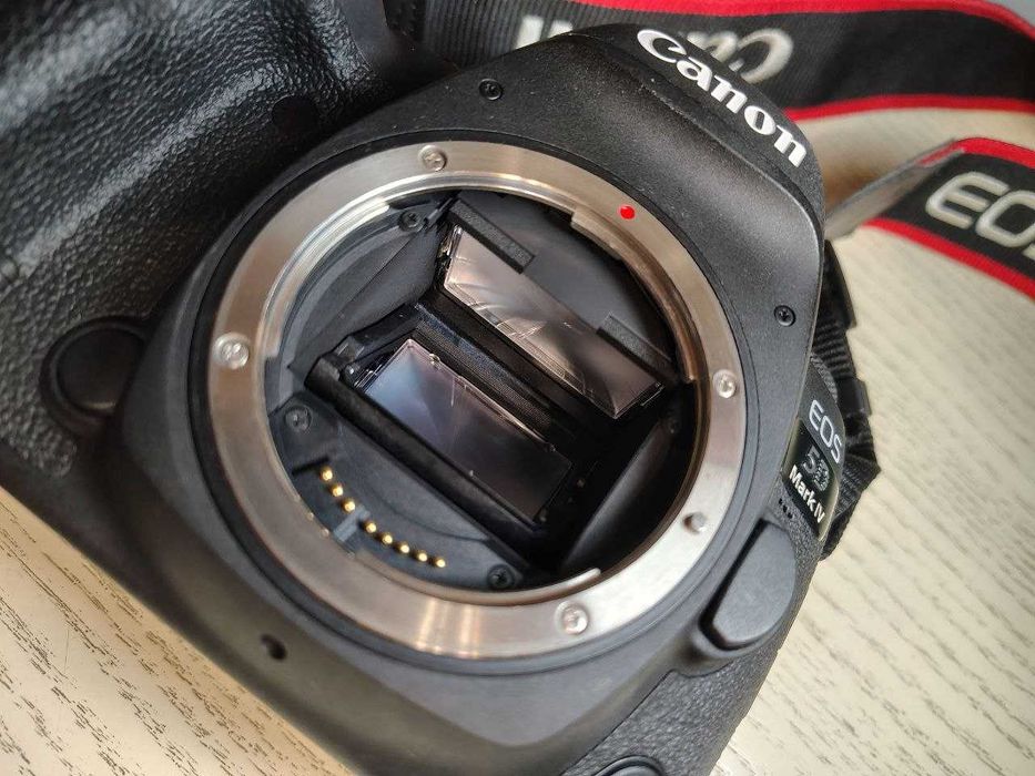 Canon 5D Mark IV + 2 об’єктиви + аксесуари (повний комплект)