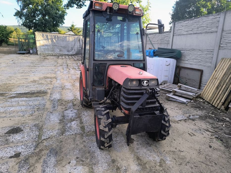 Ciągnik Kubota 4x4 21koni