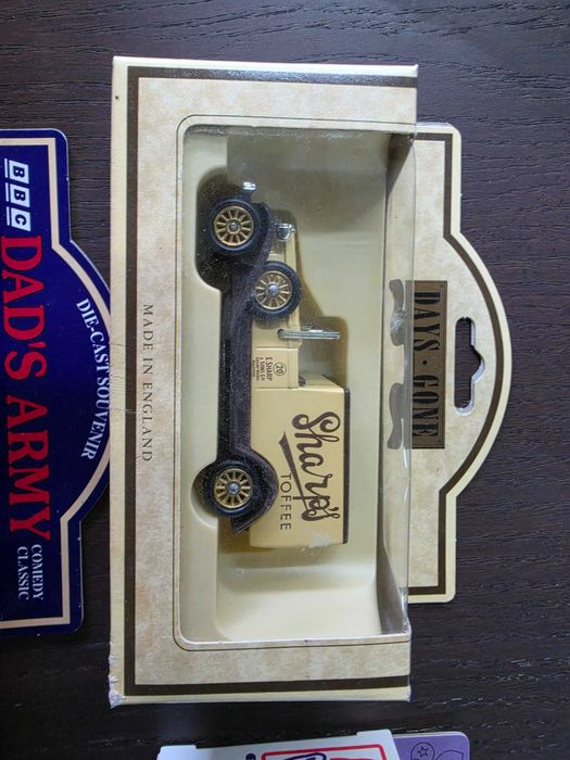 Miniaturas Lledo (Coleção days gone)