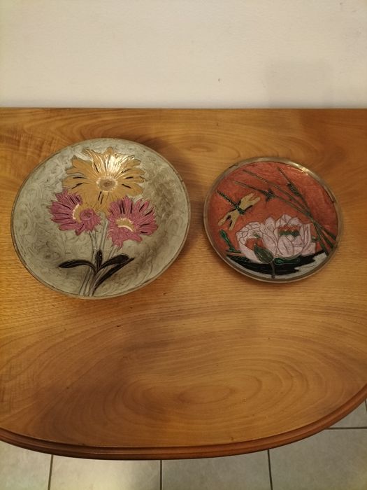 Conjunto de centro de mesa e prato de parede.