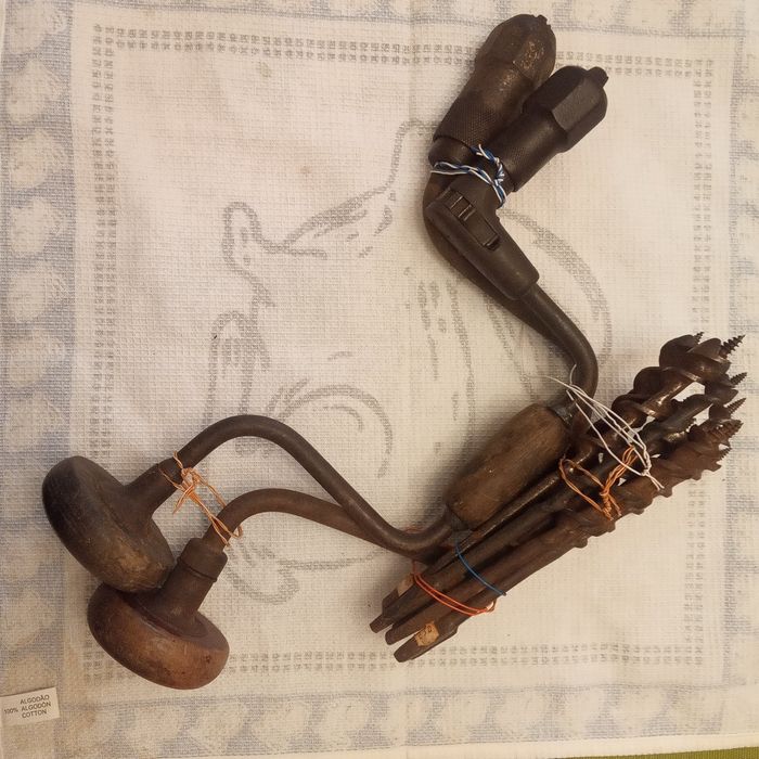 Arcos de pua brocas e Berbequim manual vintage