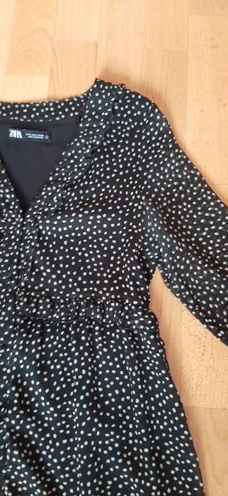 Платье в горошек Zara.