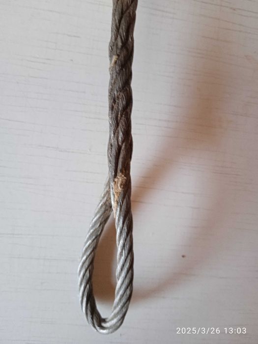 Разъём электрический и тросик страховки прицепа