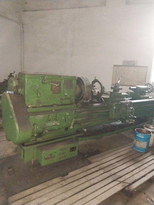 Токарний станок 1 М 63