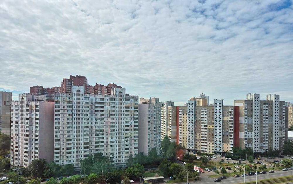 Продаж 2-кімнатної квартири, Дарницький район, метро Позняки, вулиця Ахматової Анни.