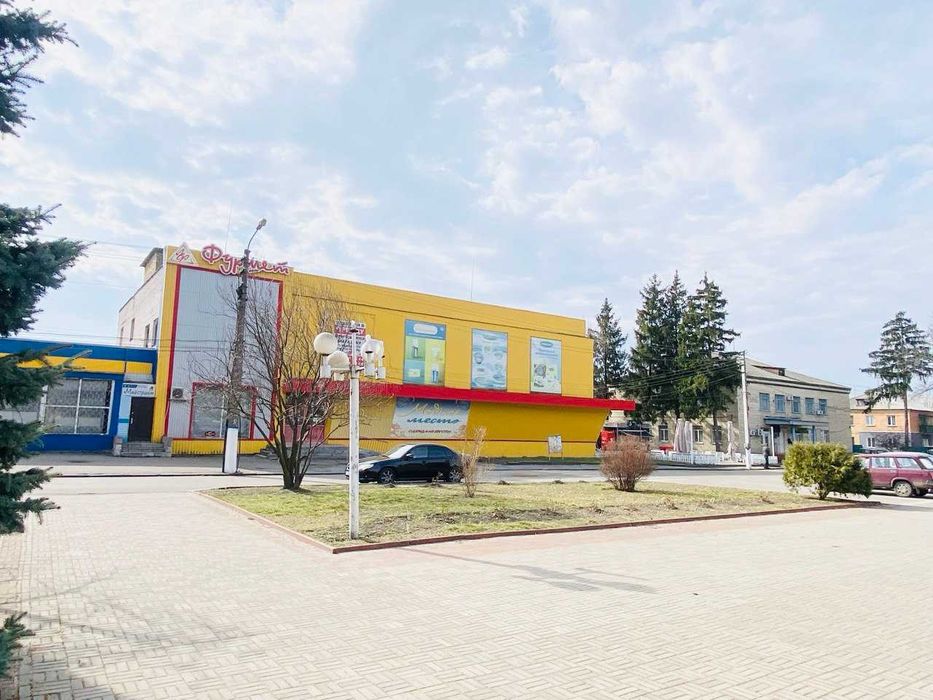 Здається приміщення 570м2 в суперлокації, самий центр Баришівки!!!