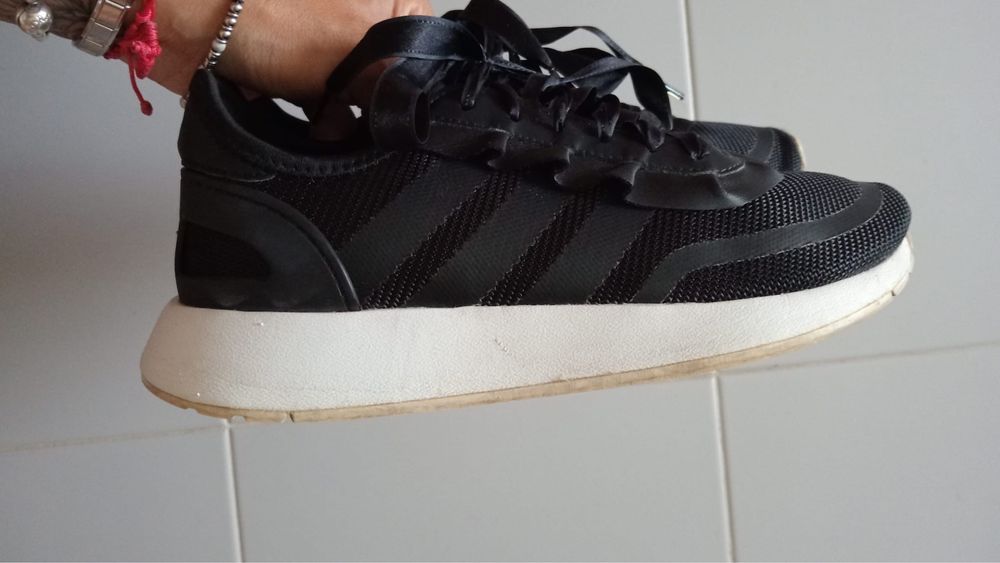 Tenis de senhora ADIDAS tamanho 39