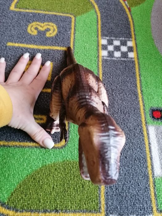 Dinossauro a pilhas