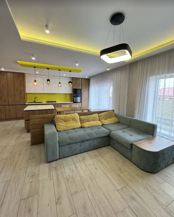 Продаж 2 поверхового будинку з гаражем і ділянкою на 2.3 сотки, 151 кв. м, Байківці