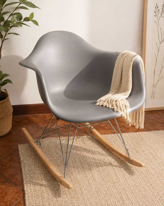 Cadeira de Baloiço Moderna Cinza | Estilo Eames