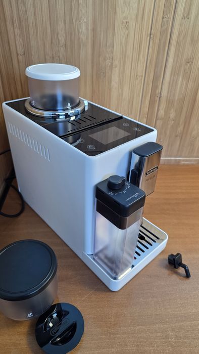 De’Longhi Rivelia EXAM440.55.W - Ekspres do kawy