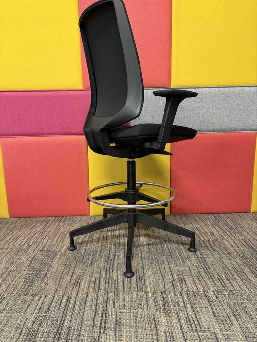 Fotel biurowy obrotowy hoker Profim Lightup 330ST P61PU zobacz!