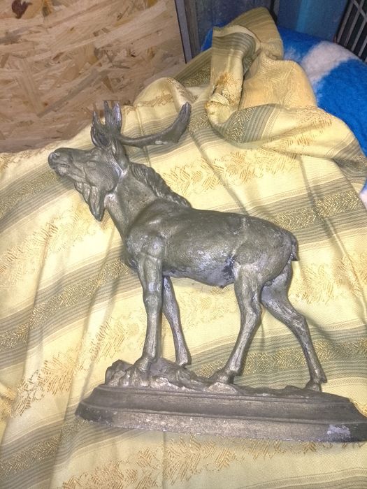 Декор олень металл белый.2780. вес..